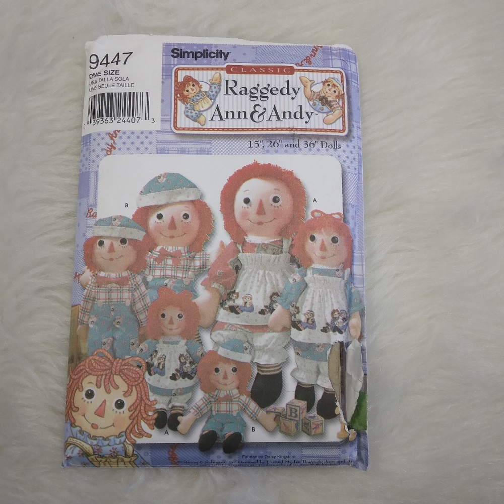 SIMPLICITY 9447  Raggedy Ann & Andy dolls and clothes 3 sizes & Classic Wardrobe